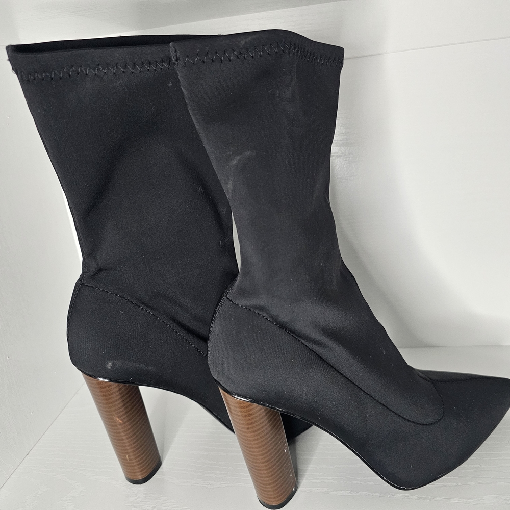 Cape Robbin Black Heeled Boots